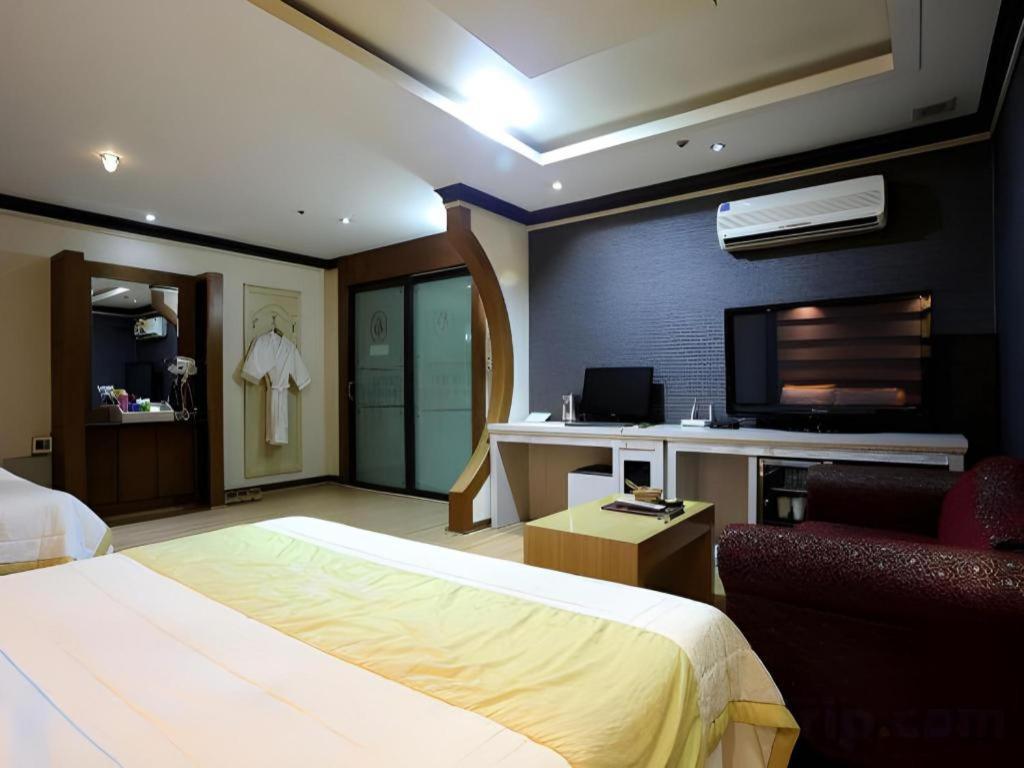 Hotel Head-One Uijeongbu Экстерьер фото