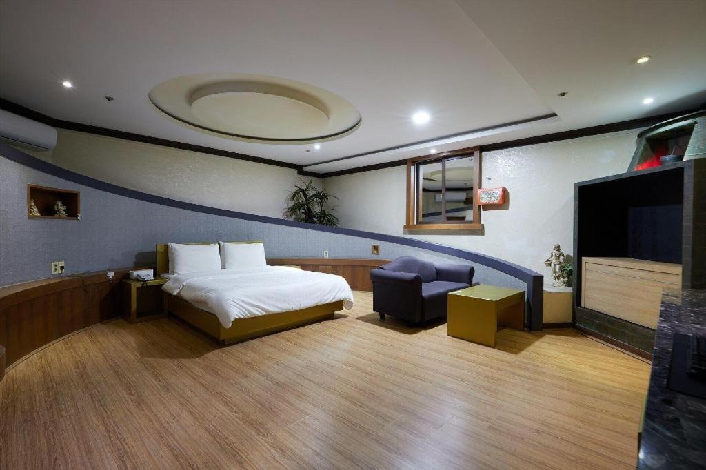 Hotel Head-One Uijeongbu Экстерьер фото