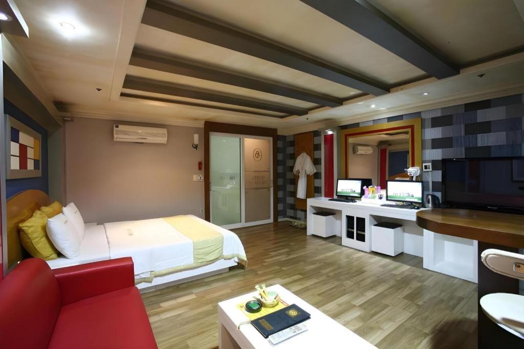 Hotel Head-One Uijeongbu Экстерьер фото