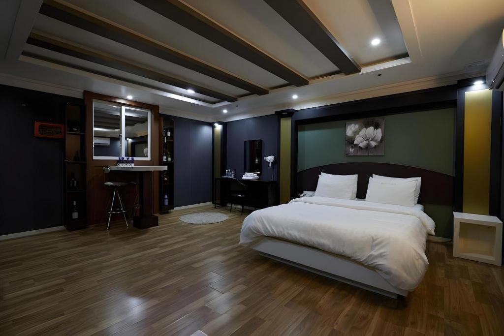 Hotel Head-One Uijeongbu Экстерьер фото