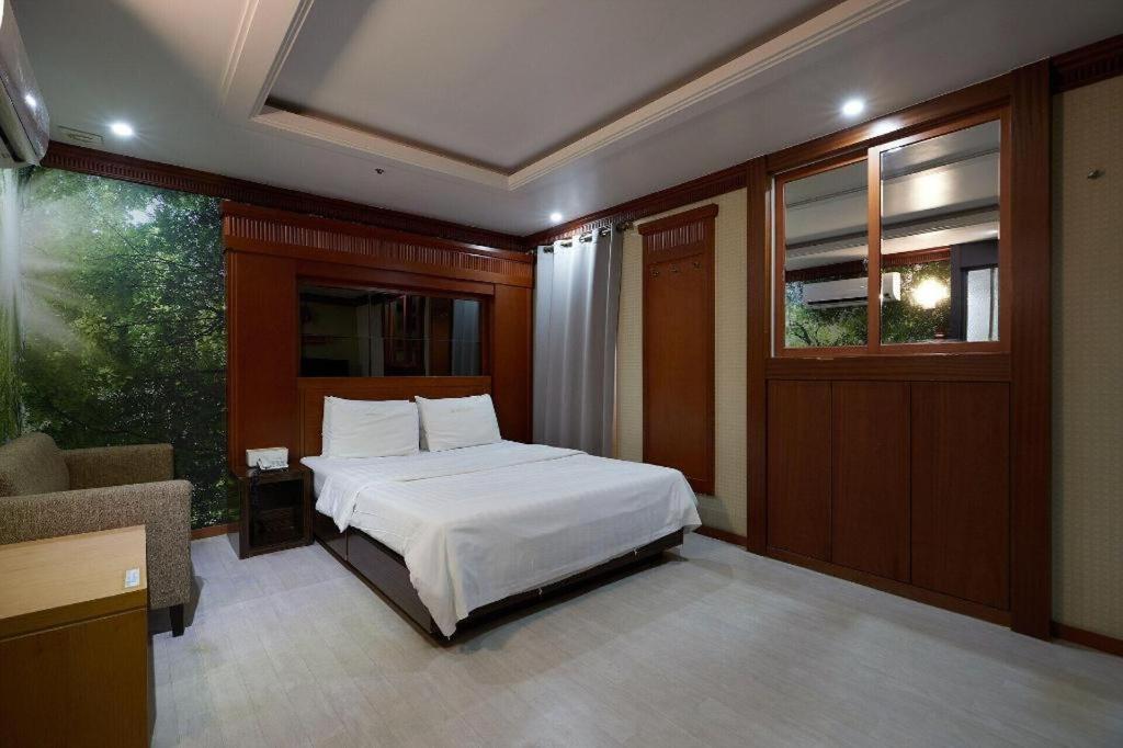 Hotel Head-One Uijeongbu Экстерьер фото